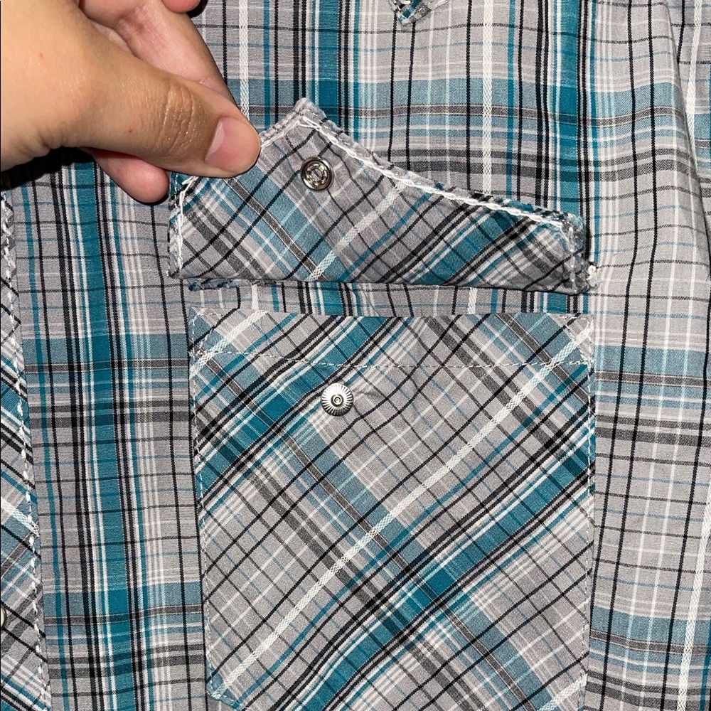 Wrangler Men's Teal and Gray Plaid Button Down Shirt - Picture 5 of 7